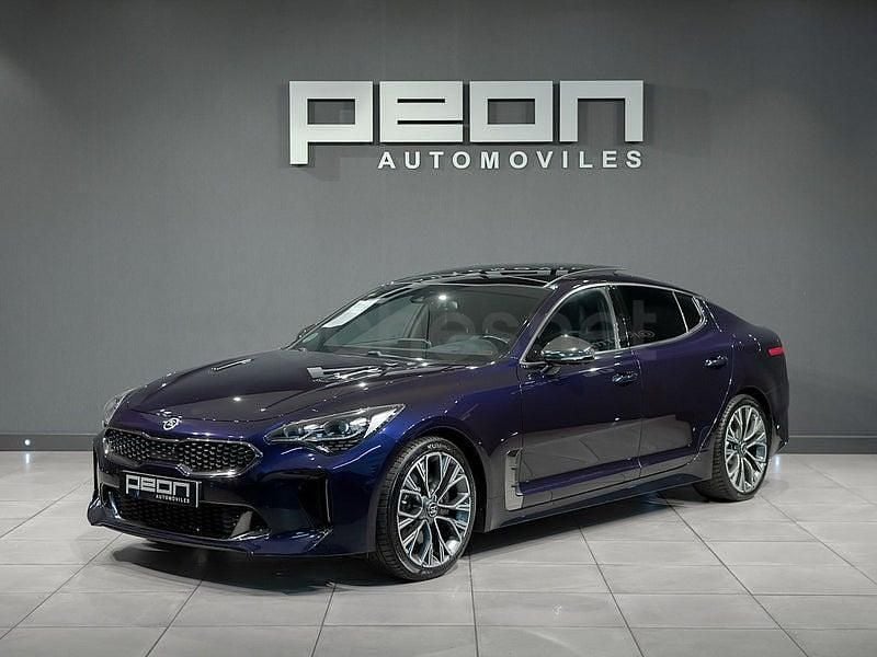 Usado Kia Stinger GT-Line 256 CV (188 kW) 2017 Azul Utilitario
