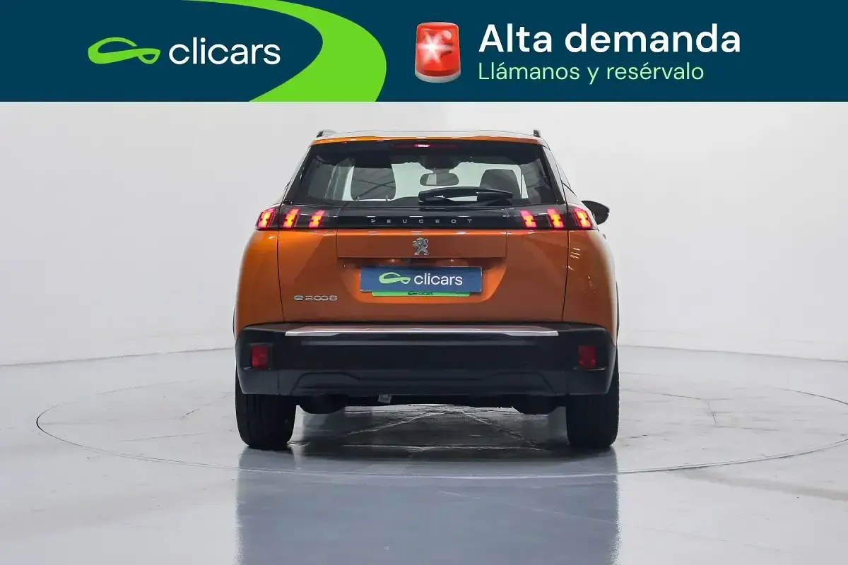 Usado Peugeot e-2008 Allure 100 kW (136 CV) 2020 Naranja SUV
