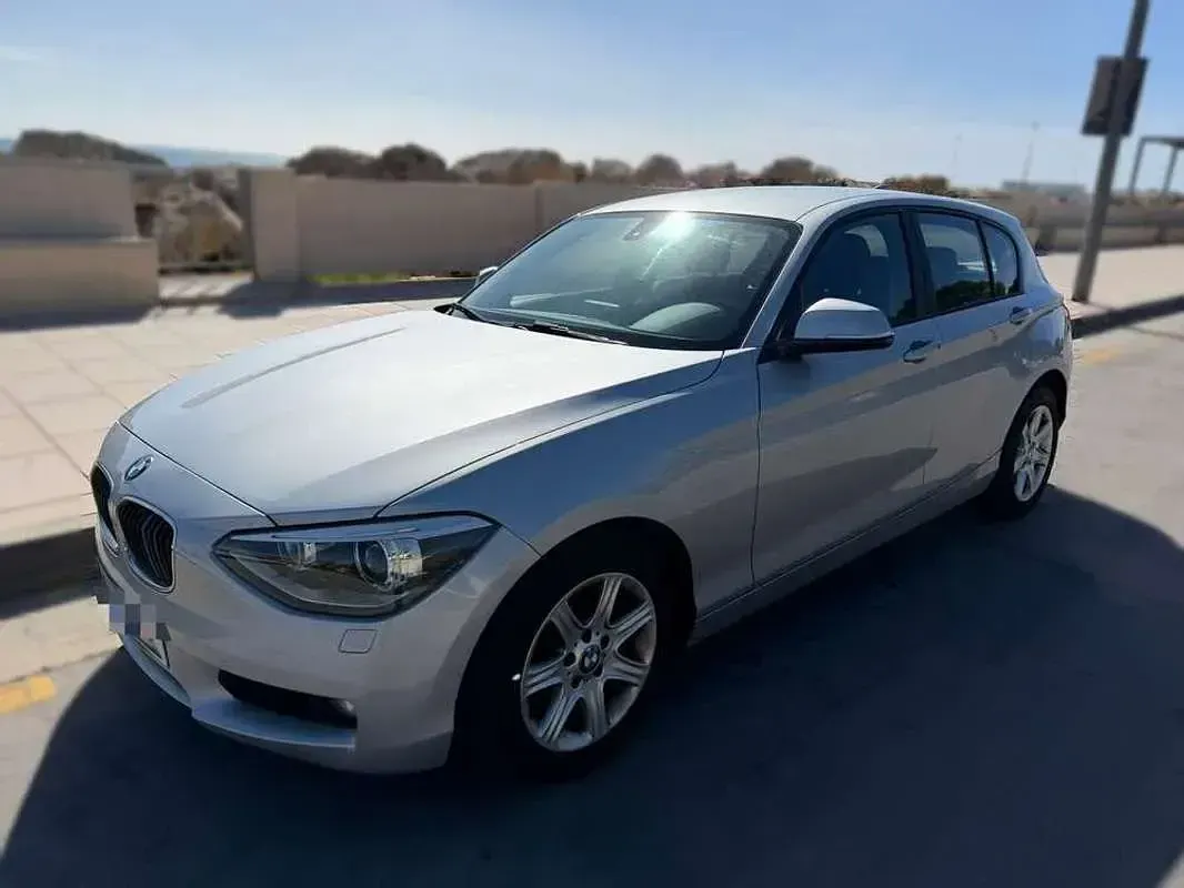 Usado BMW 114 95 CV (69 kW) 2013 Gris Utilitario