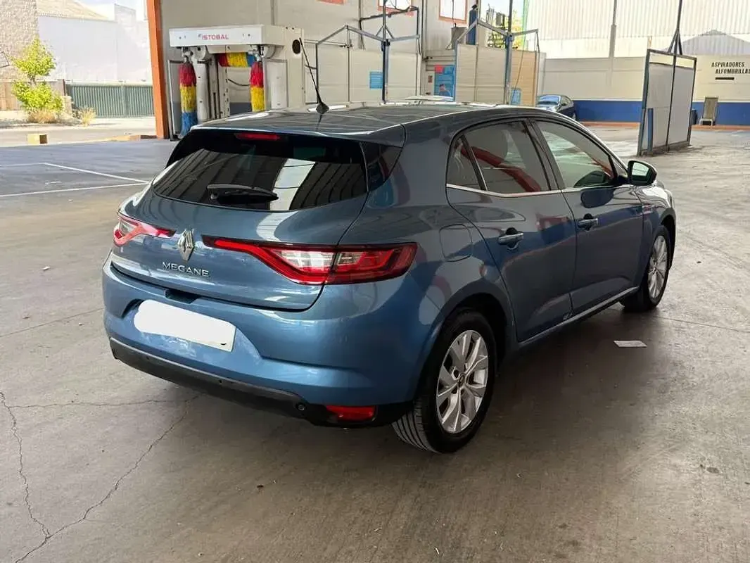 Usado Renault Mégane IV LIMITED 116 CV (85 kW) 2019 Azul Utilitario