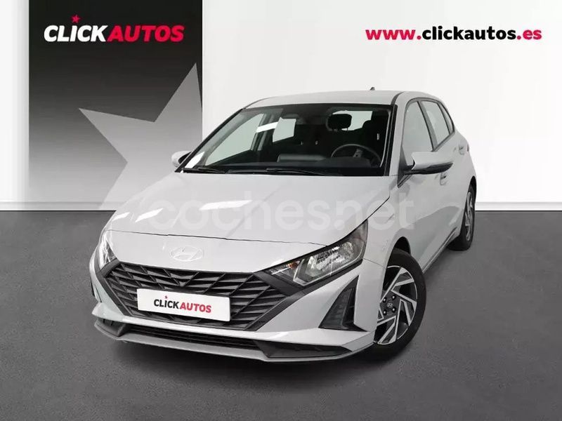 Gris Usado 2025 Hyundai i20 Berlina | 18.500 € (Precio justo) - Imagen 1/4