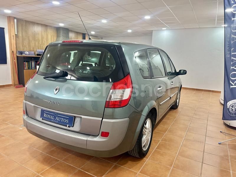 Usado Renault Grand Scénic II Dynamique 100 CV (73 kW) 2005 Verde Monovolumen