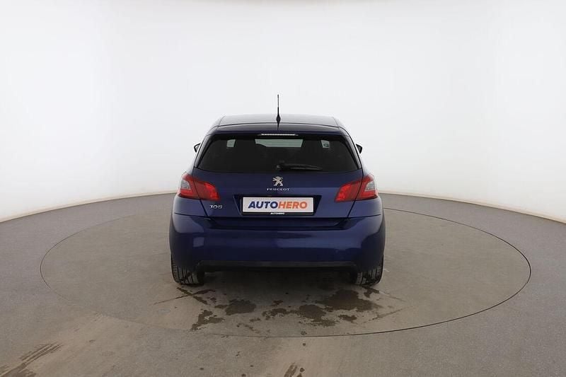 Usado Peugeot 308 Allure 130 CV (95 kW) 2018 Azul Utilitario