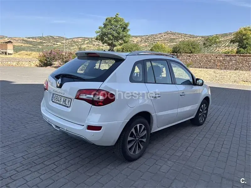 Usado Renault Koleos Dynamique 150 CV (110 kW) 2012 Blanco SUV
