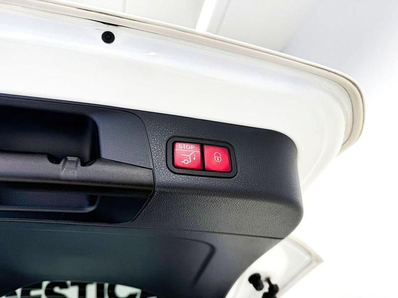 Usado Mercedes GLB220 AMG 190 CV (139 kW) 2023 Blanco SUV