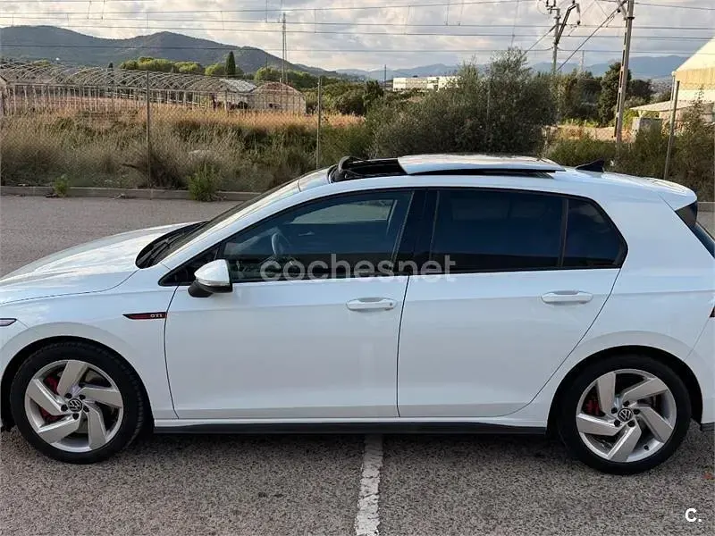 Usado VW Golf VIII GTI 245 CV (180 kW) 2022 Blanco Berlina