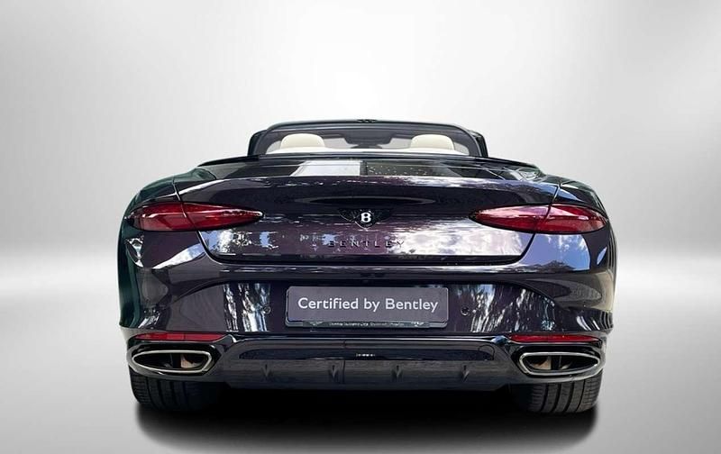 Usado Bentley Continental 680 CV (500 kW) 2025 Burdeos Descapotable