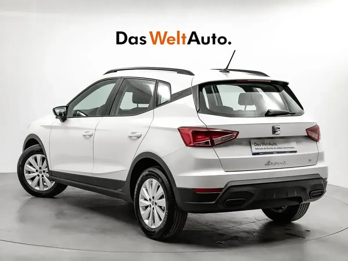 Begagnad Seat Arona Style 111 HK (81 kW) 2022 Vit SUV