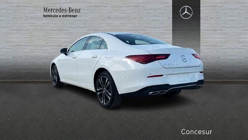 Usado Mercedes CLA200 150 CV (110 kW) 2025 Blanco Berlina