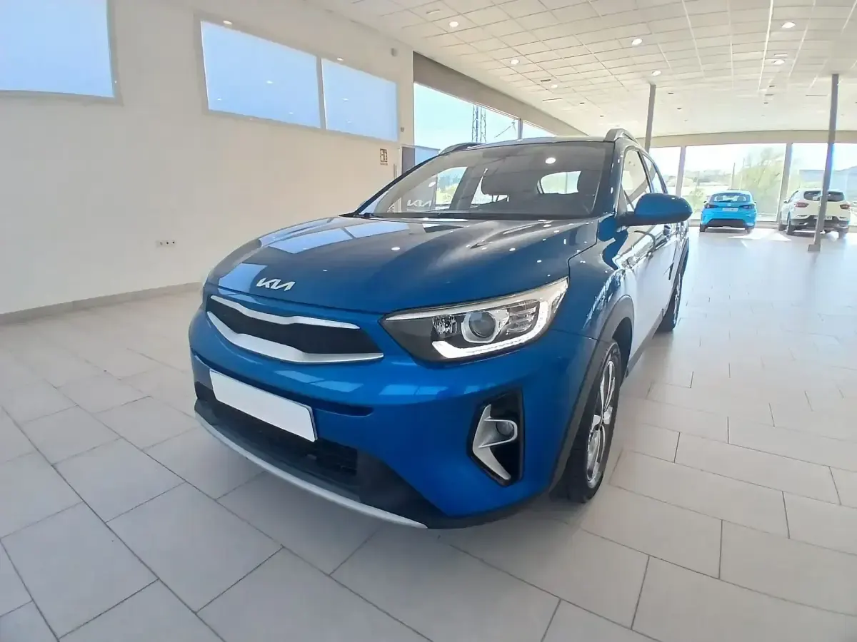 Usado Kia Stonic 84 HP (61 kW) 2023 Azul SUV