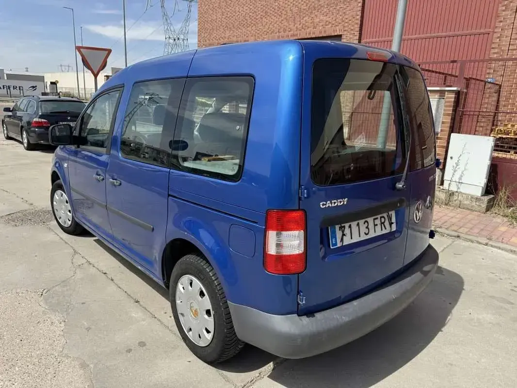 Usado VW Caddy 105 CV (77 kW) 2007 Azul Monovolumen
