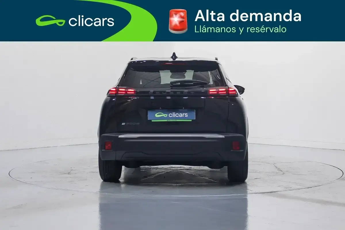Usado Peugeot e-2008 Allure 114 kW (156 CV) 2025 Negro SUV