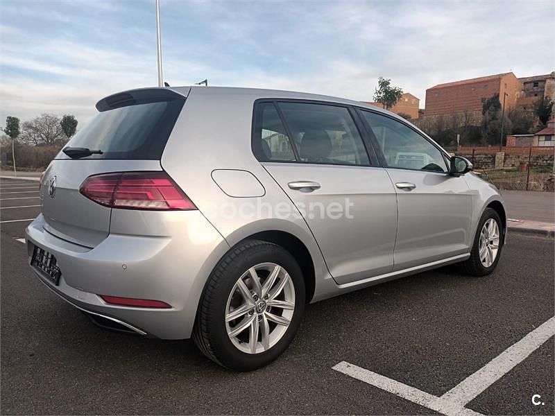 Usado VW Golf VII Sportline 150 CV (110 kW) 2019 Gris / plata Berlina