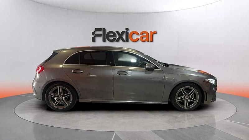 Usado Mercedes A180 116 CV (85 kW) 2021 Gris Berlina