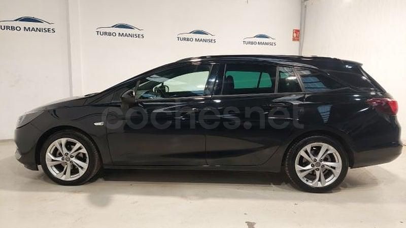 Usado Opel Astra Ultimate 145 CV (106 kW) 2021 Negro Familiar