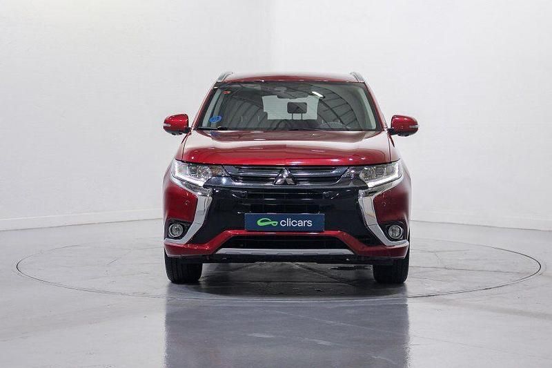 Usado Mitsubishi Outlander P-HEV 203 CV (149 kW) 2017 Rojo SUV