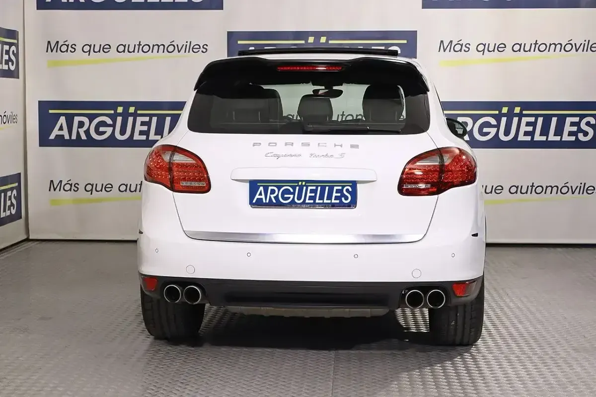 Usado Porsche Cayenne Turbo 520 CV (382 kW) 2015 Blanco SUV