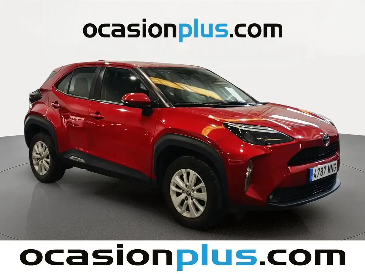 Usado Toyota Yaris Cross Business Edition 116 CV (85 kW) 2024 Rojo SUV