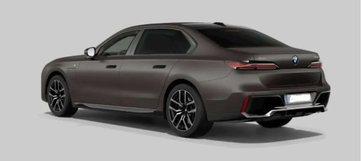 Usado BMW 750e Comfort Edition 491 CV (361 kW) 2025 Gris Berlina
