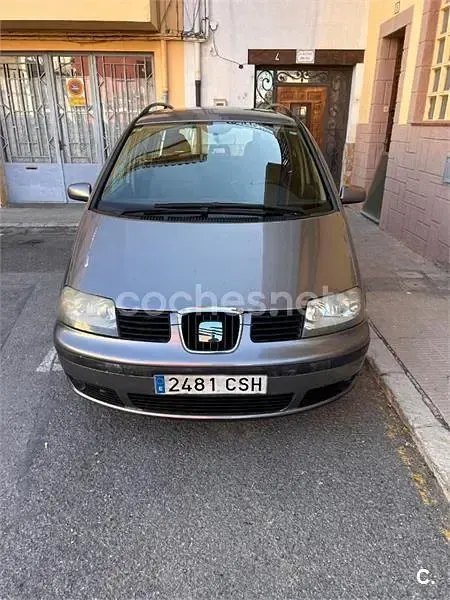 Usado Seat Alhambra 130 CV (95 kW) 2004 Gris / plata Monovolumen