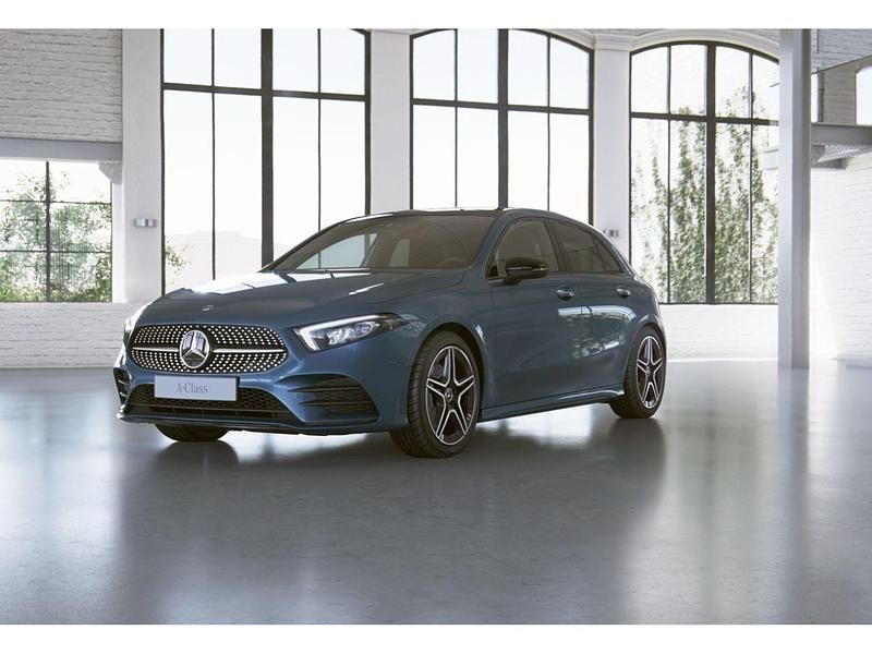 Denim blue metallic paint Usado 2020 Mercedes A200 AMG line Utilitario | 26.900 € (Precio justo) - Imagen 1/4