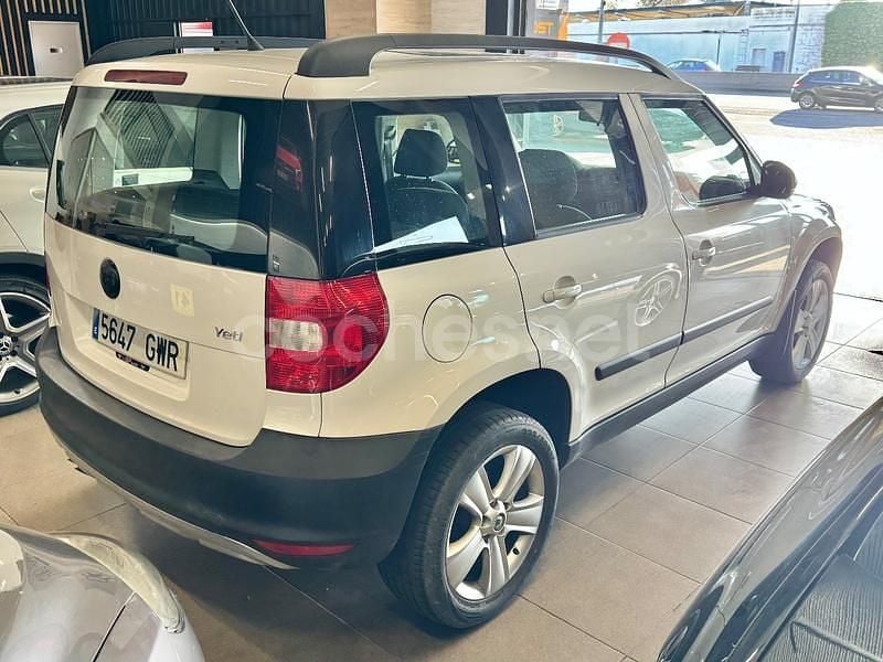 Usado Skoda Yeti Ambition 105 CV (77 kW) 2010 Blanco SUV