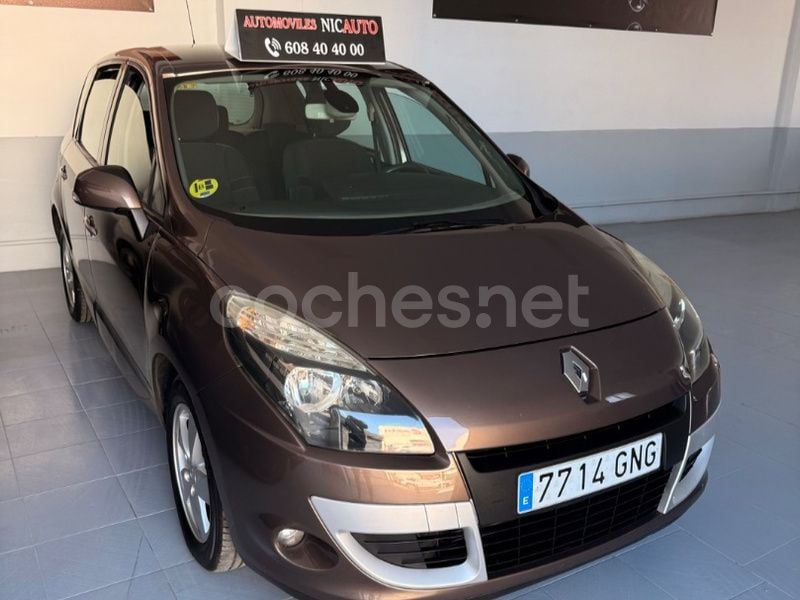 Marrón Usado 2010 Renault Scénic III Dynamique Monovolumen | 3999 € (Un poco caro) - Imagen 1/4