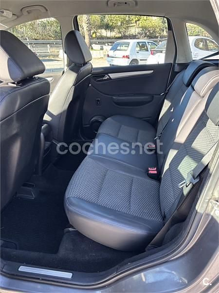 Begagnad Mercedes B180 109 HK (80 kW) 2010 Grå Minibuss