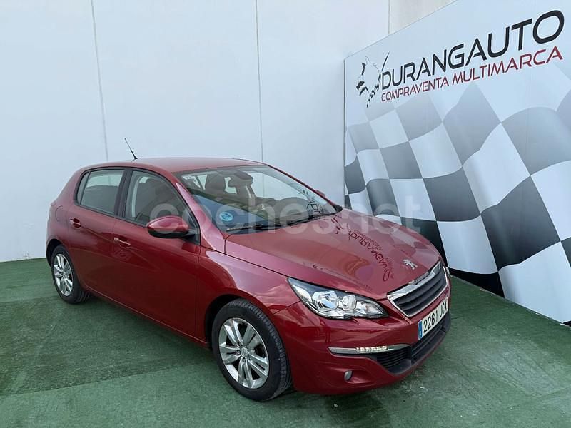 Usado Peugeot 308 Active 131 CV (96 kW) 2015 Rojo Berlina