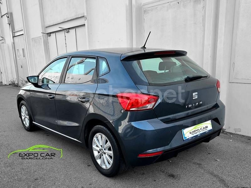 Usado Seat Ibiza Reference 80 CV (58 kW) 2018 Gris / plata Berlina