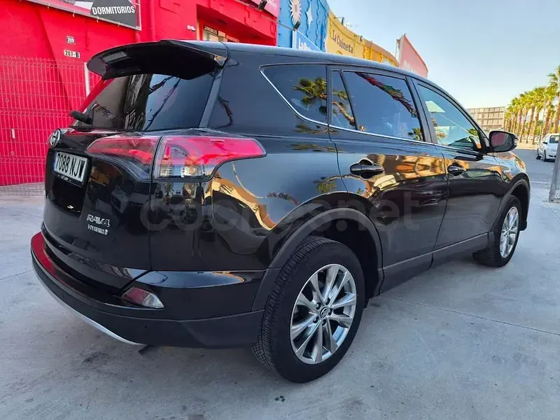 Usado Toyota RAV4 Hybrid Advance 197 CV (144 kW) 2016 Negro SUV