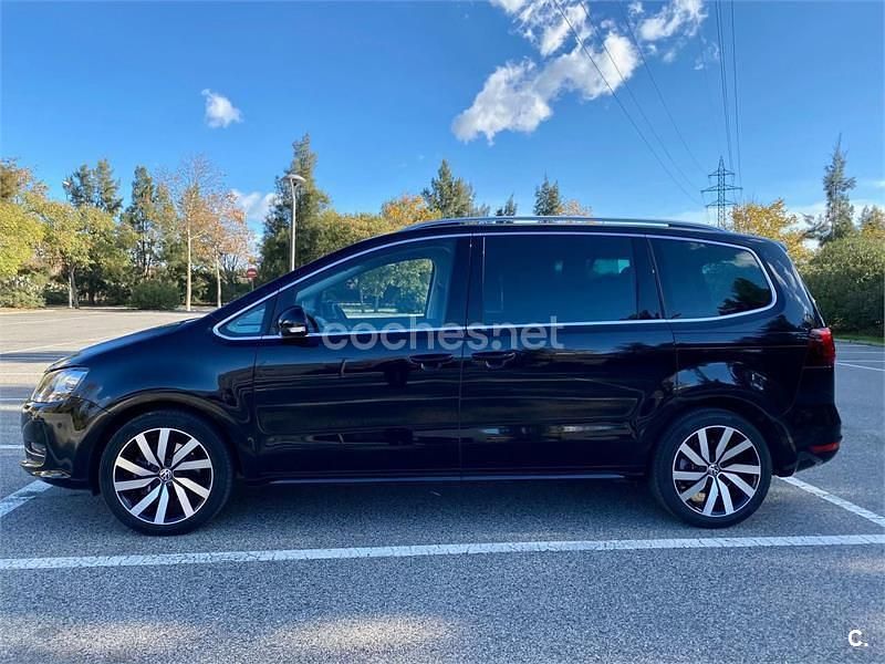 Usado VW Sharan Sportline 184 CV (135 kW) 2018 Negro Monovolumen
