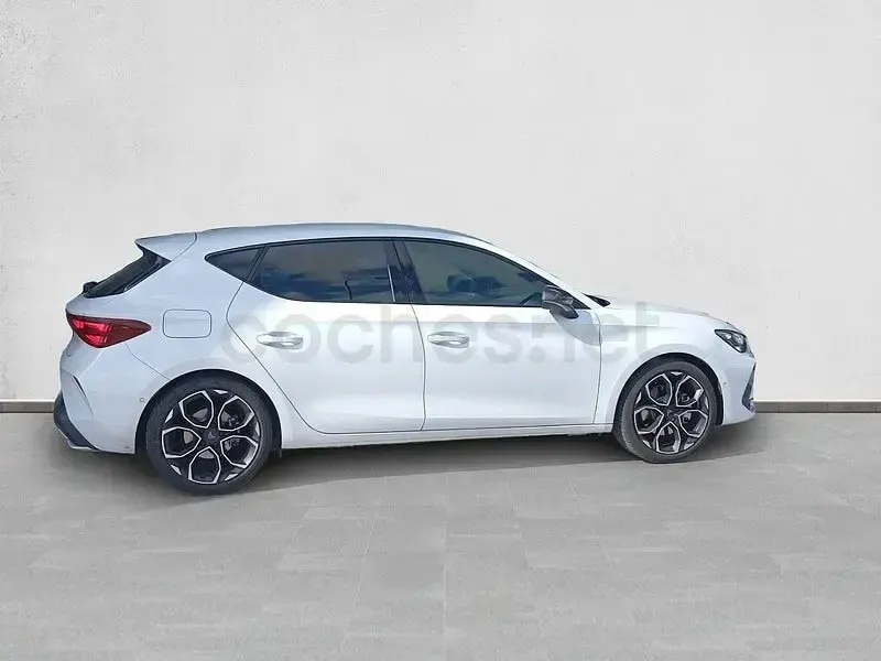 Usado Cupra Leon 204 CV (150 kW) 2025 Blanco Berlina