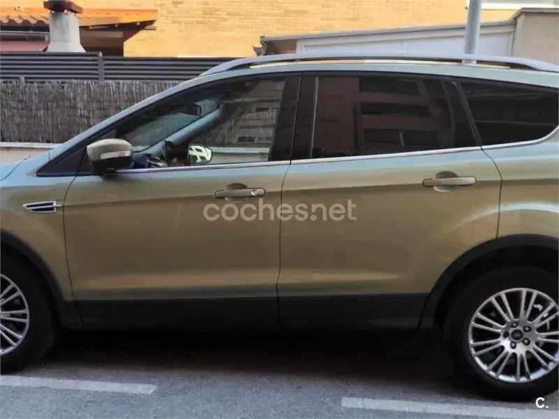 Usado Ford Kuga Titanium S 163 CV (119 kW) 2013 Gris / plata SUV