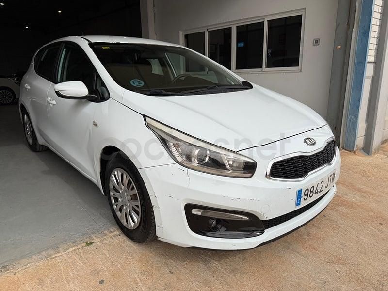 Usado Kia Ceed GT 90 CV (66 kW) 2016 Blanco Berlina