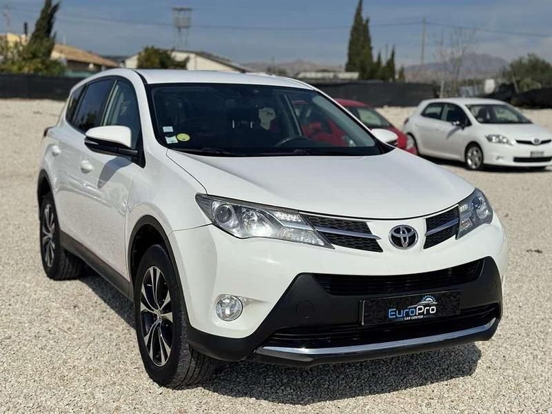 Usado Toyota RAV4 Advance 124 CV (91 kW) 2015 Blanco SUV