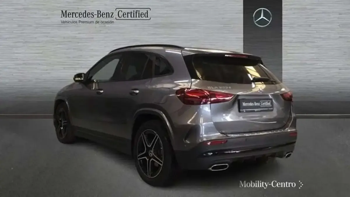 Usado Mercedes GLA200 151 CV (111 kW) 2024 Gris SUV