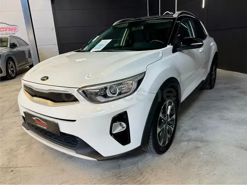 Usado Kia Stonic 120 CV (88 kW) 2018 Blanco SUV