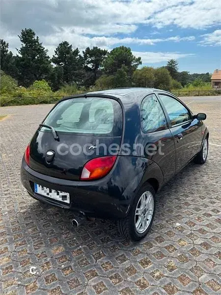 Usado Ford Ka 60 CV (44 kW) 2001 Negro Utilitario