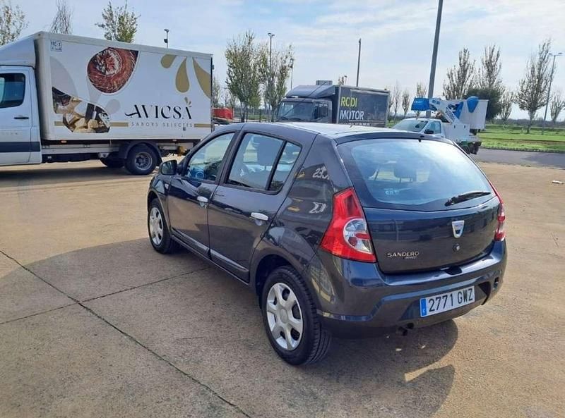 Usado Dacia Sandero Ambiance 75 HP (55 kW) 2010 Cinzento Citadino