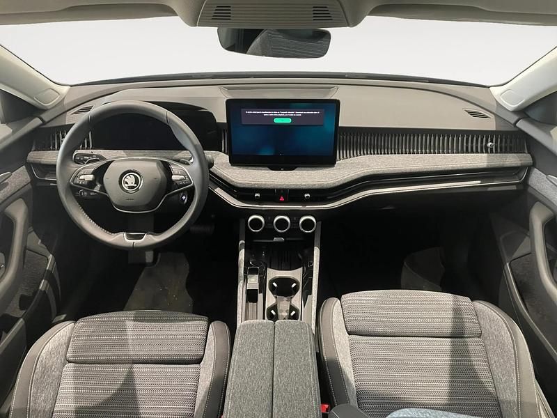 Usado Skoda Superb Selection 150 CV (110 kW) 2024 Negro Familiar