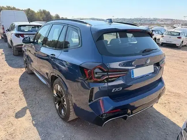 Usado BMW iX3 Impressive 210 kW (286 CV) 2022 Azul SUV