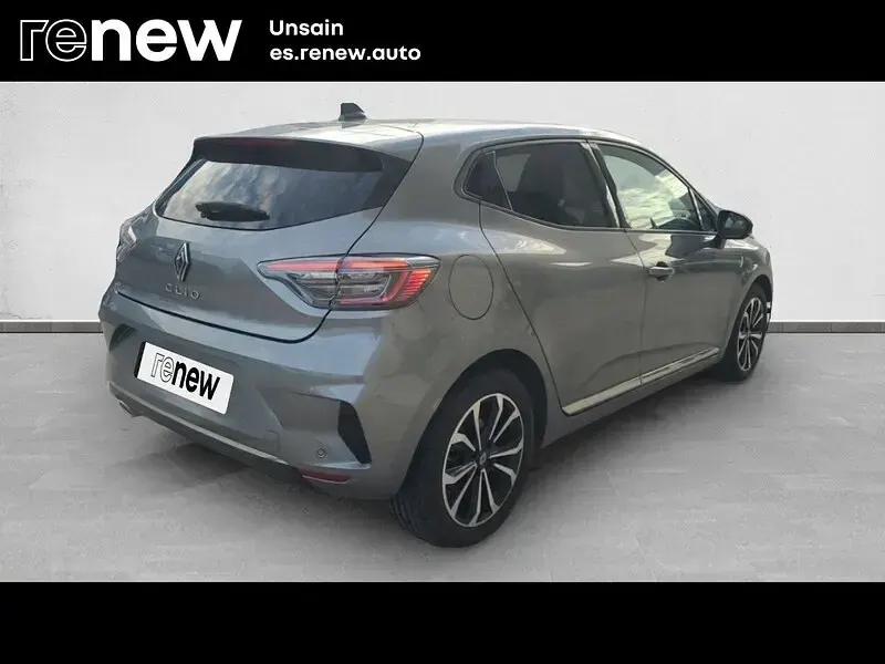 Usado Renault Clio V Techno 100 CV (73 kW) 2025 Gris Berlina