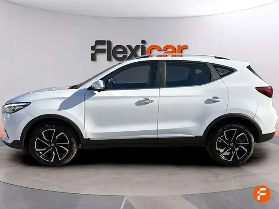 Usado MG ZS Luxury 111 CV (81 kW) 2023 Blanco SUV