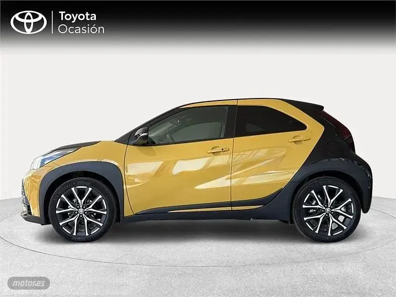Usado Toyota Aygo X Sport 116 CV (85 kW) 2026 Amarillo SUV