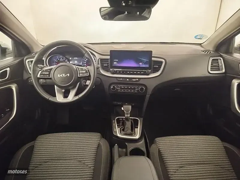 Usado Kia Ceed 100 CV (73 kW) 2025 Blanco Utilitario