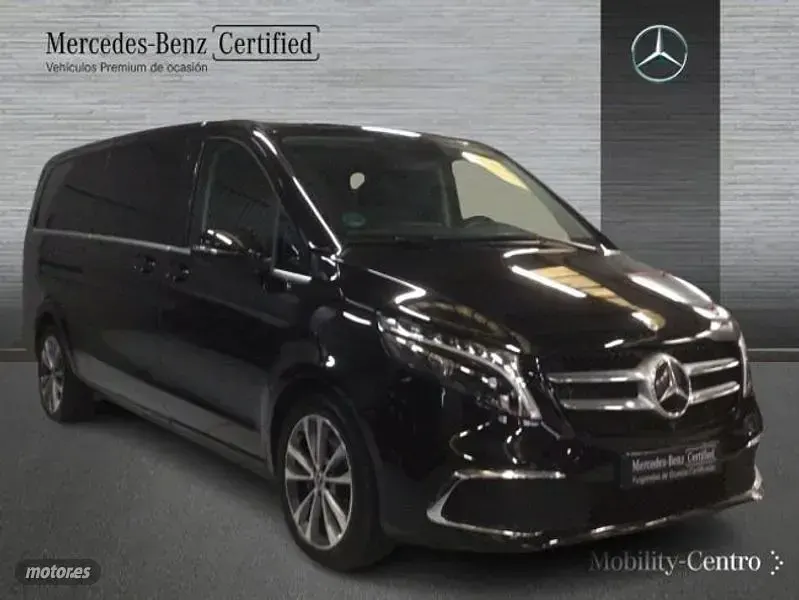 Usado Mercedes V250 Avantgarde 2024 Negro Monovolumen