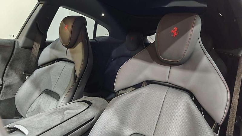 Nuevo Ferrari Purosangue 725 CV (533 kW) 2025 Gris / plata SUV