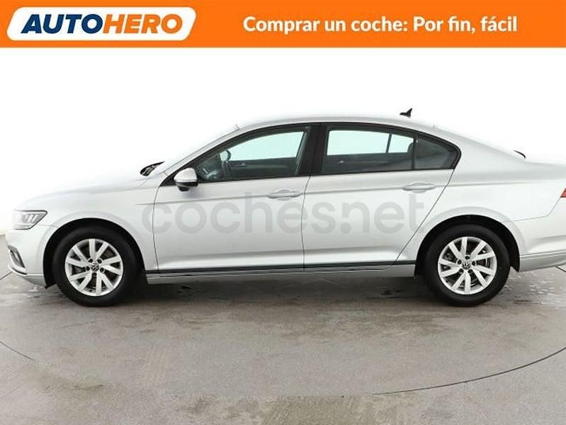 Usado VW Passat 150 CV (110 kW) 2021 Gris / plata Berlina