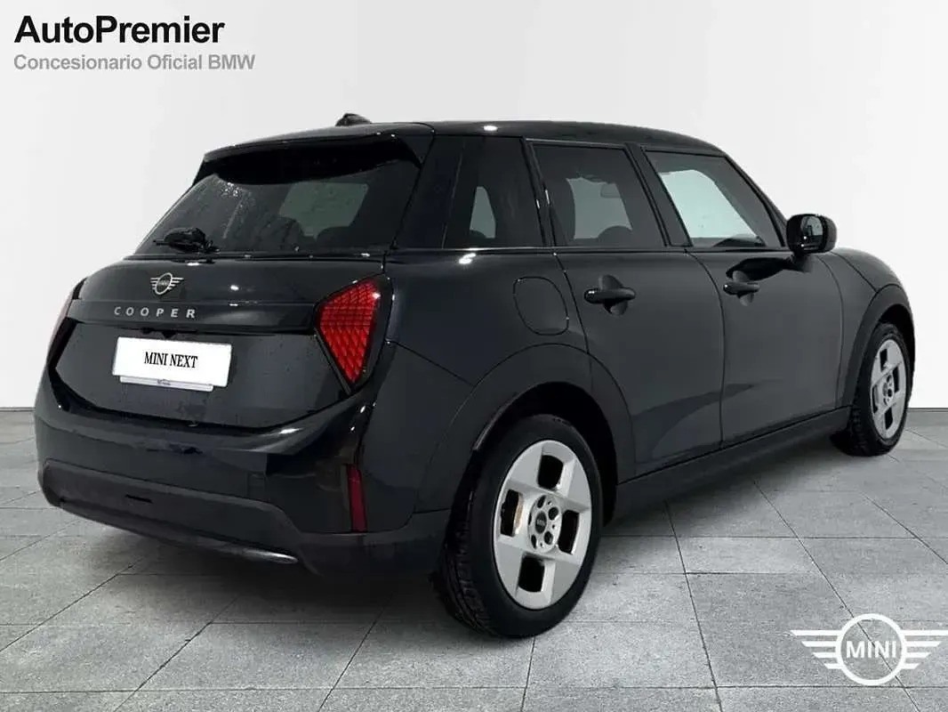 Usado Mini Cooper Essential 156 CV (114 kW) 2024 Negro Utilitario